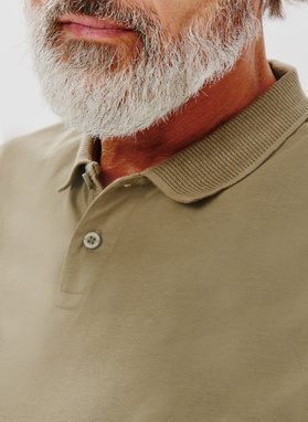 Gładki bawełniany t-shirt polo w kolorze zielonym