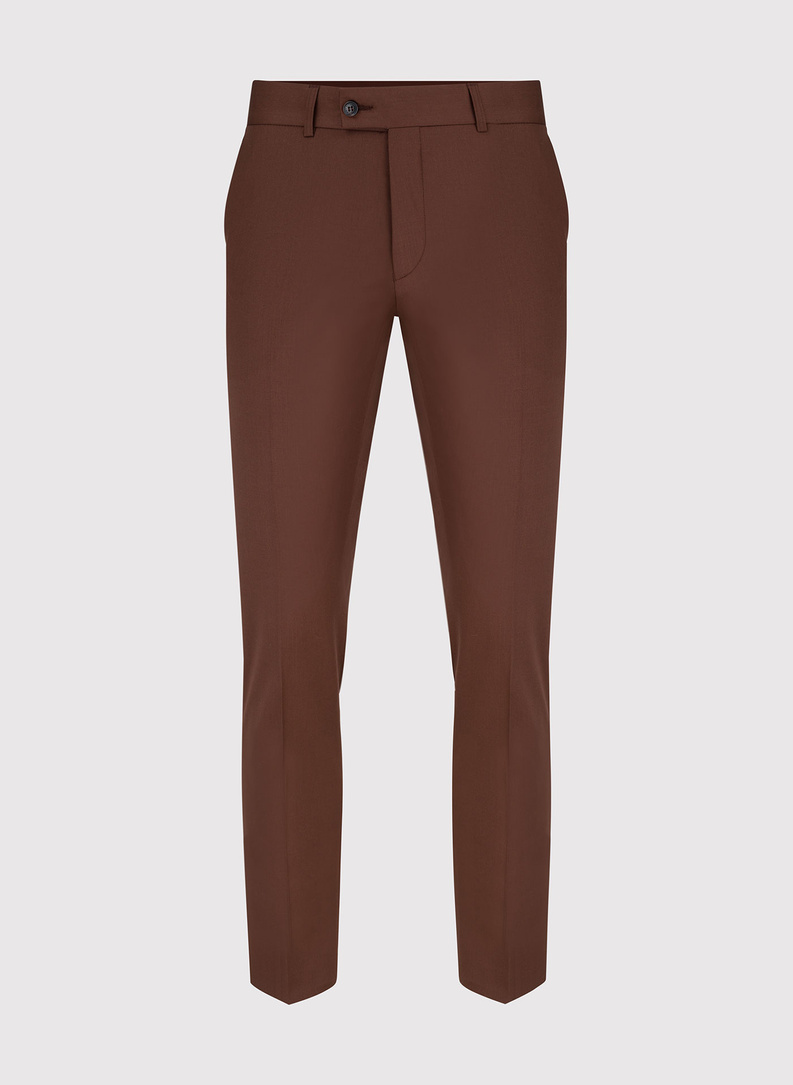 Gładki brązowy garnitur męski