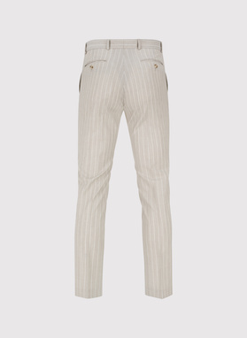 Beżowy garnitur męski w prążek