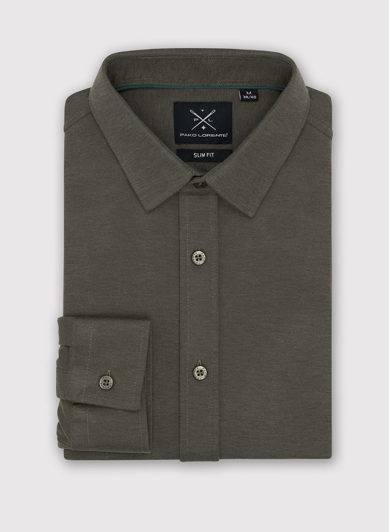 Gładka taliowania koszula w kolorze ciemnozielonym