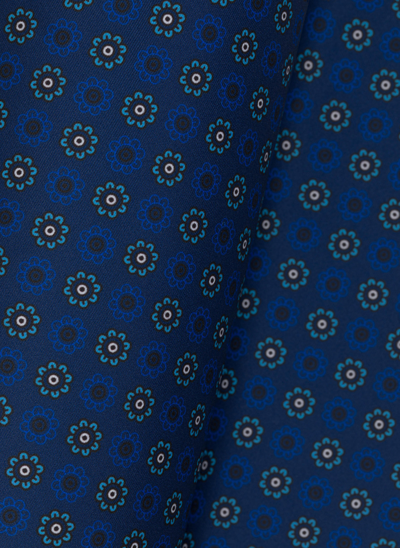 Poszetka w kolorze granatowym w kwiaty