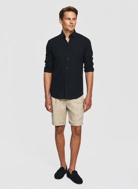 Czarna koszula z lnem