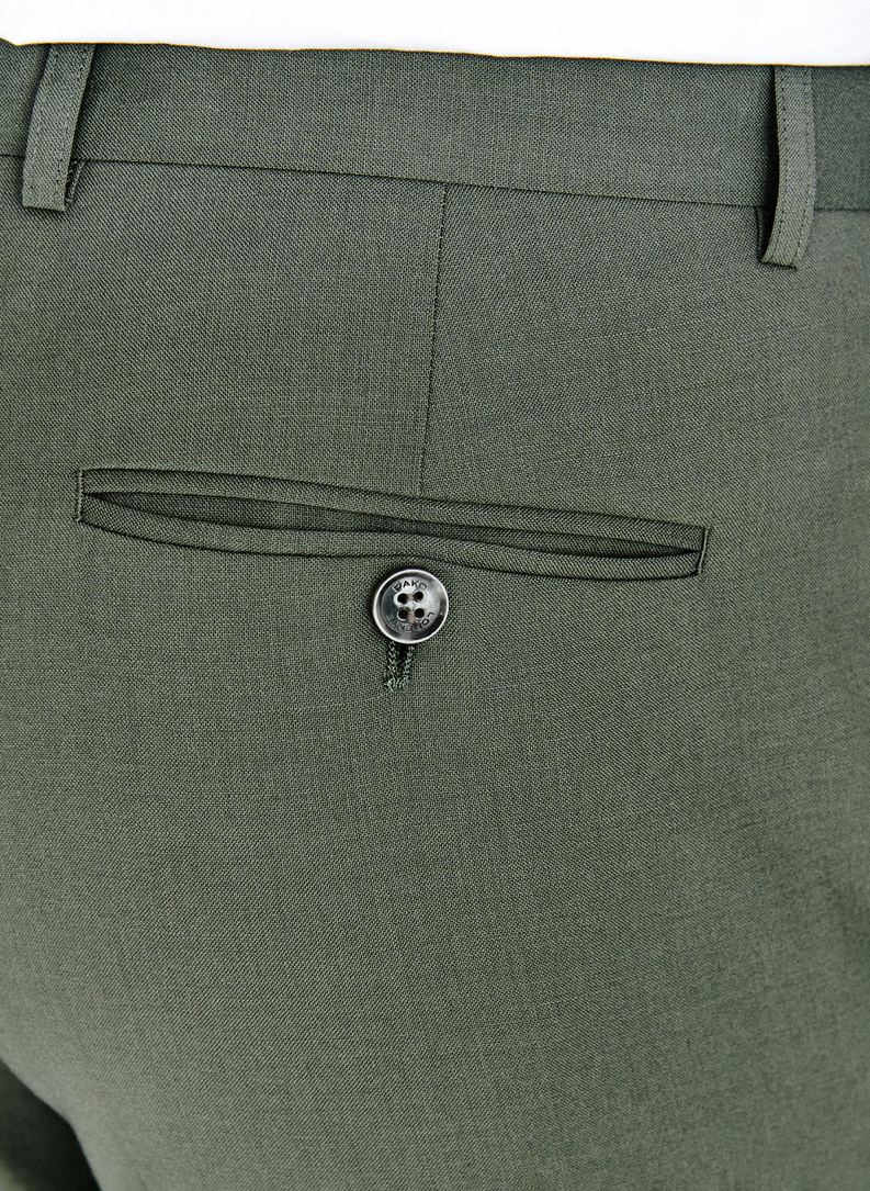 Zielony wełniany garnitur męski