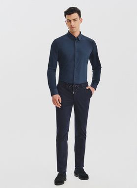 Granatowa dzianinowa koszula męska