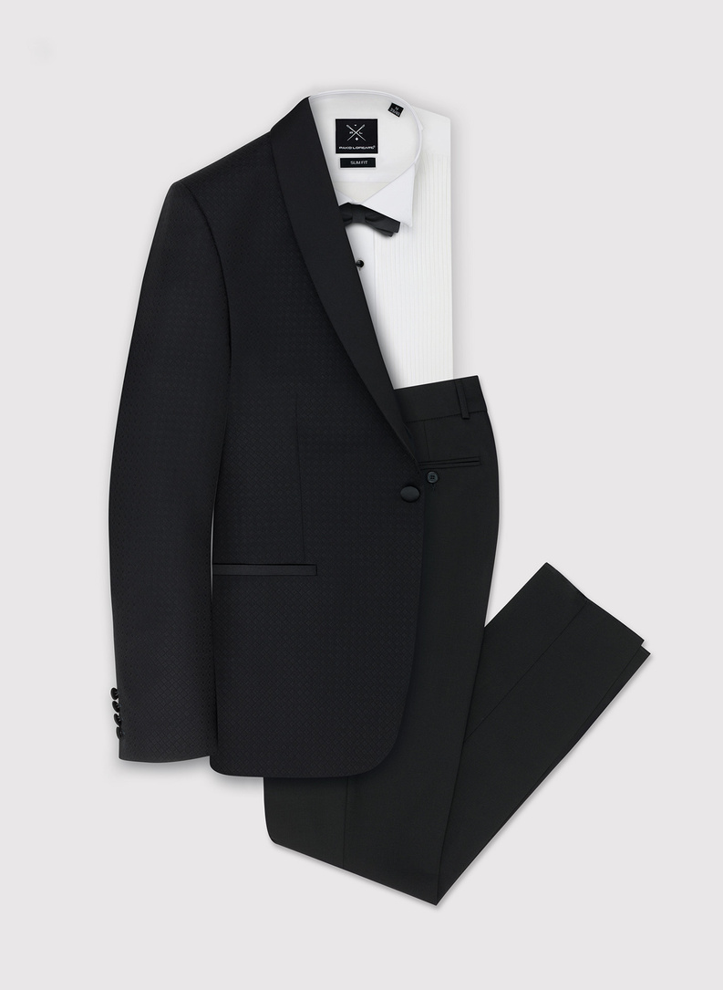 Czarny smoking z wzorzystą marynarką 