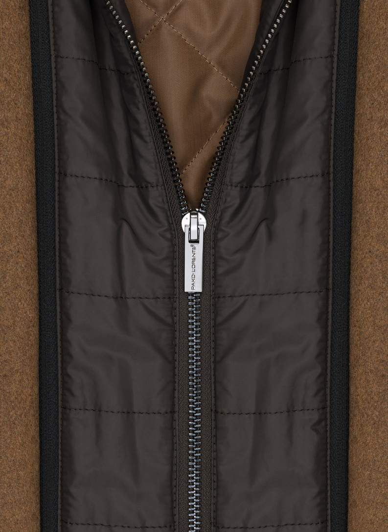 Męski kamelowy płaszcz z wełną