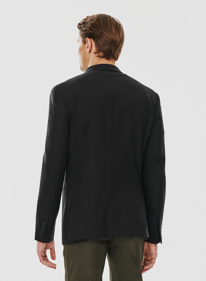 Czarna dwurzędowa marynarka męska