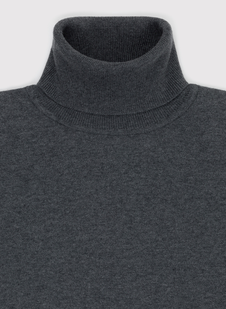 Gładki basicowy golf męski w kolorze szarym