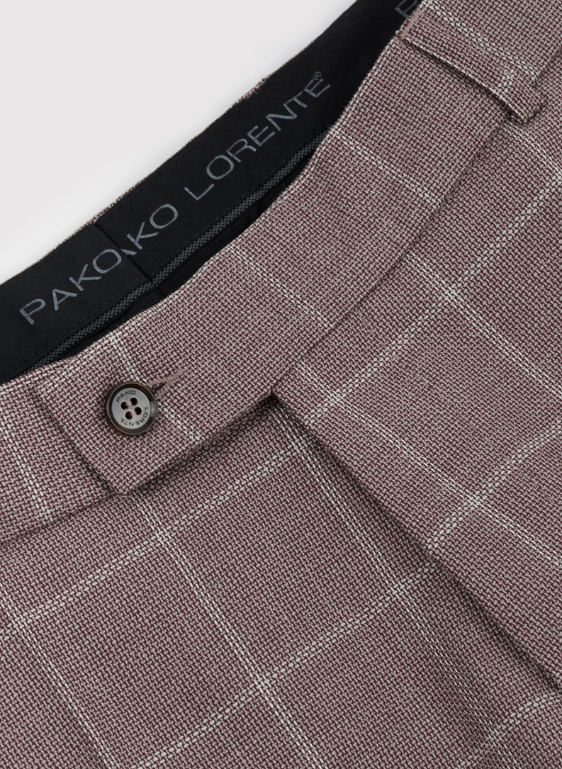 Wełniany różowy garnitur w kratę