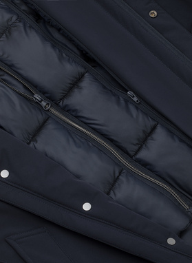 Granatowa kurtka z odpinanym kołnierzem