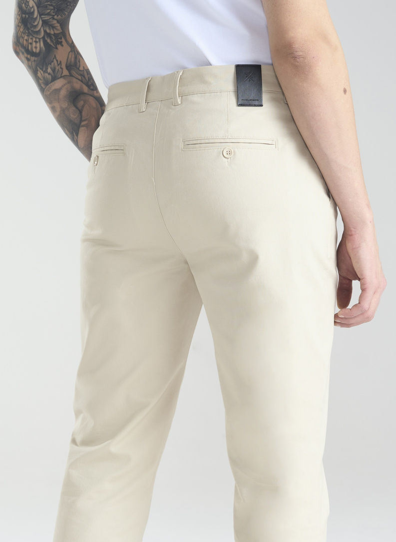 Beżowe męskie spodnie chino 