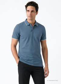 Niebieski t-shirt polo