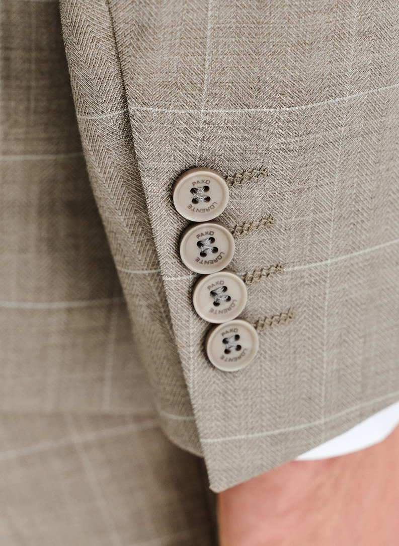 Ślubny dwurzędowy garnitur męski w kratkę