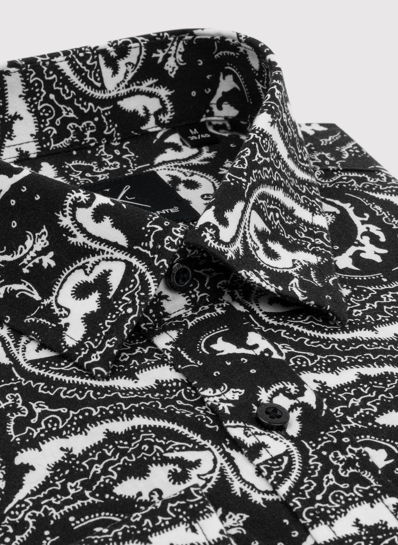 Czarna koszula w oryginalny wzór