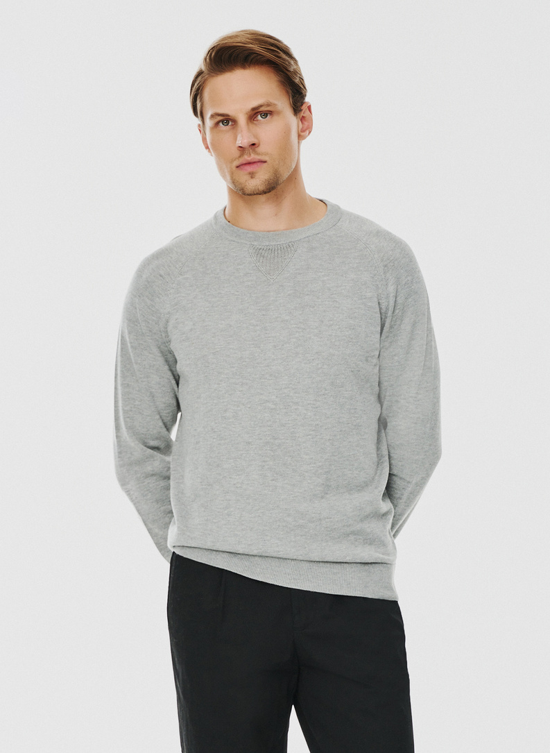 Jasnoszary sweter męski