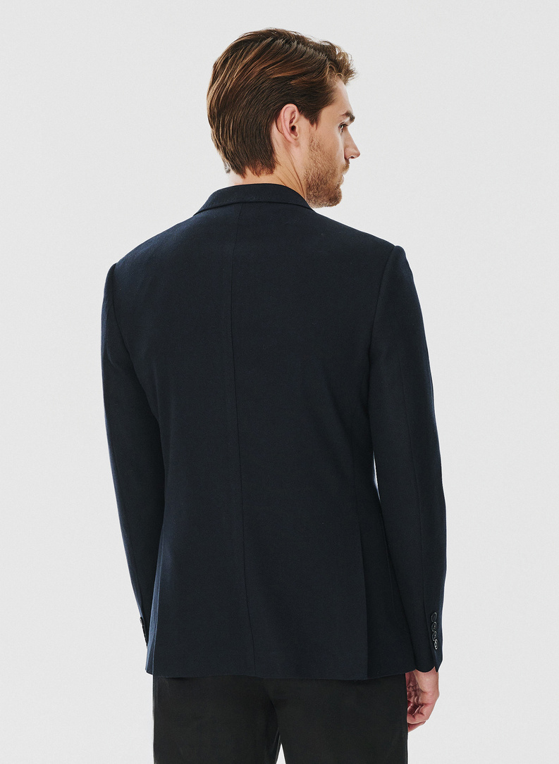 Granatowa dwurzędowa marynarka męska