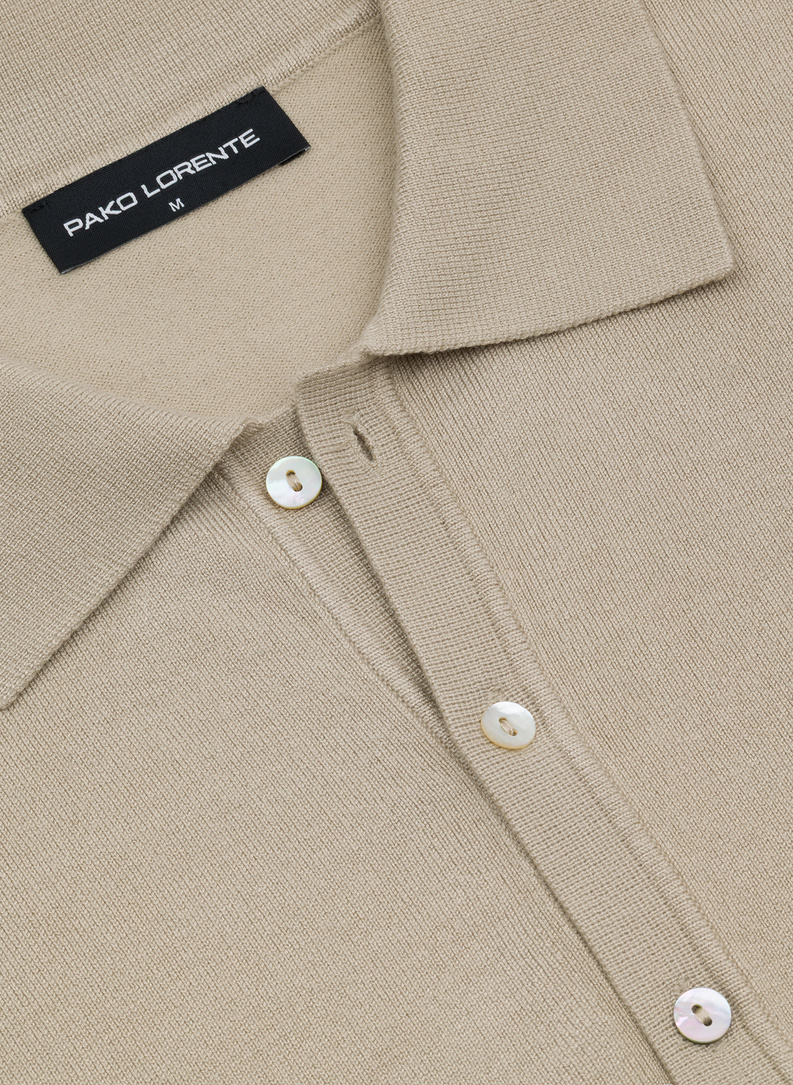 Beżowe polo swetrowe z wiskozą