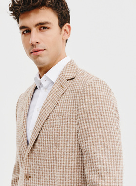 Beżowa marynarka w pepitkę