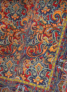 Czerwona poszetka we wzór