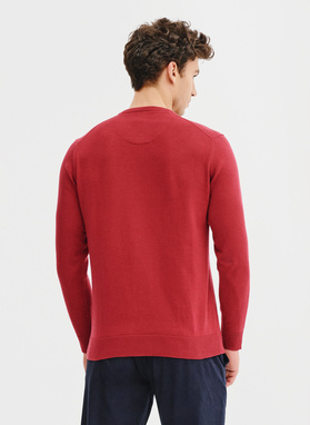 Czerwony męski sweter w serek