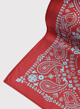 Bordowa poszetka we wzór