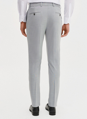 Ślubny szary garnitur męski