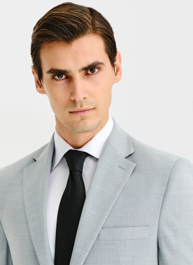 Szary garnitur męski