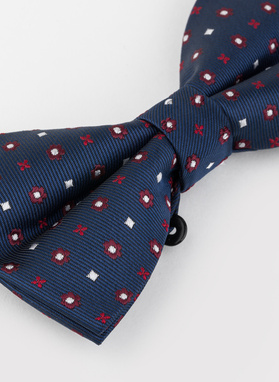 Granatowa mucha w mikrowzór