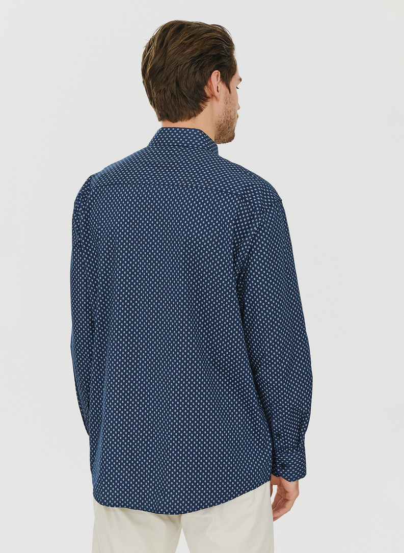 Granatowa koszula o prostym kroju we wzór paisley 