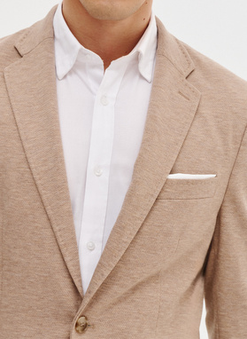 Dzianinowa marynarka w kolorze beżowym