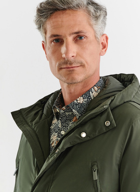 Zielona kurtka męska wypełniona naturalnym puchem