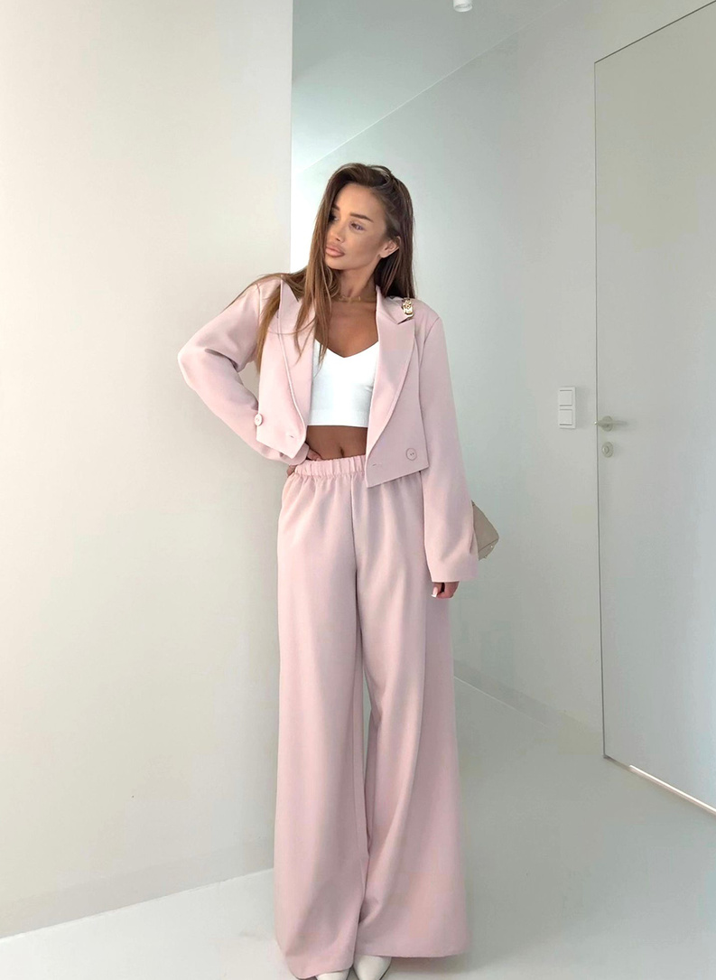 Różowy garnitur damski PARMA