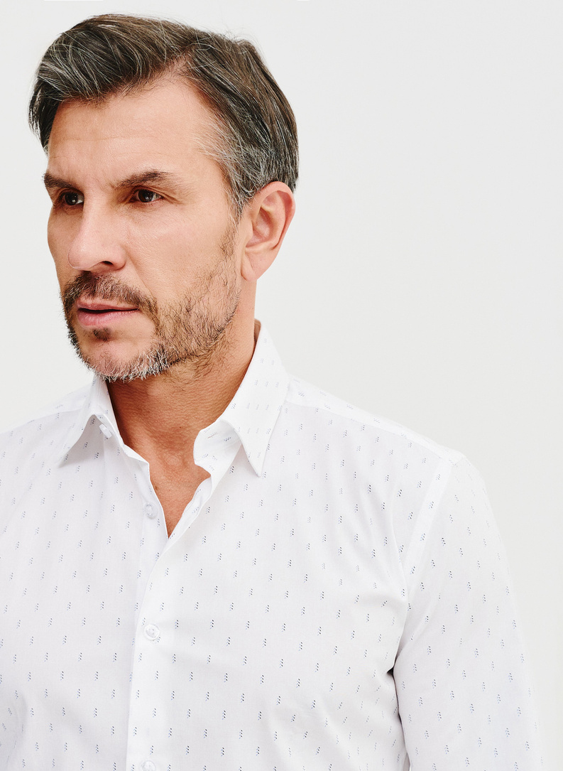 Biała koszula męska w mikrowzór