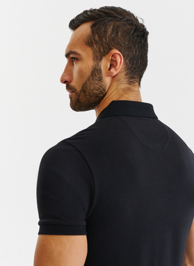 Gładki T-shirt polo w kolorze czarnym