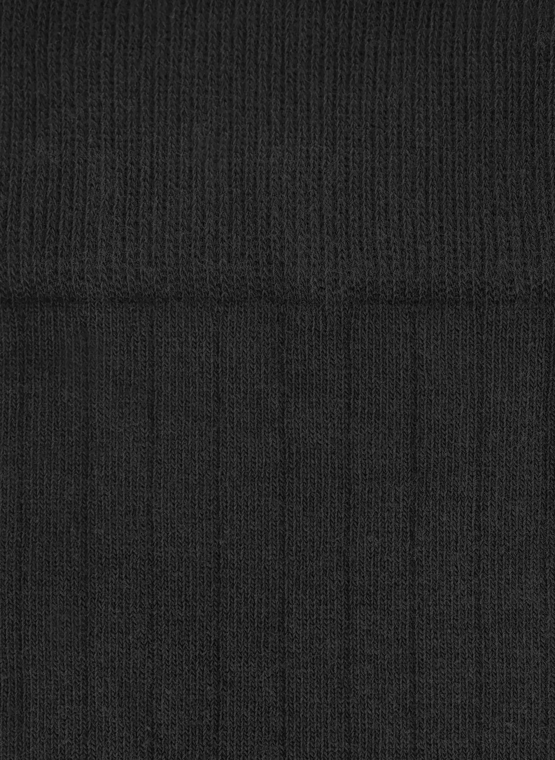 Gładkie czarne skarpety w prążek