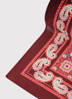 Bordowa poszetka w geometryczny wzór