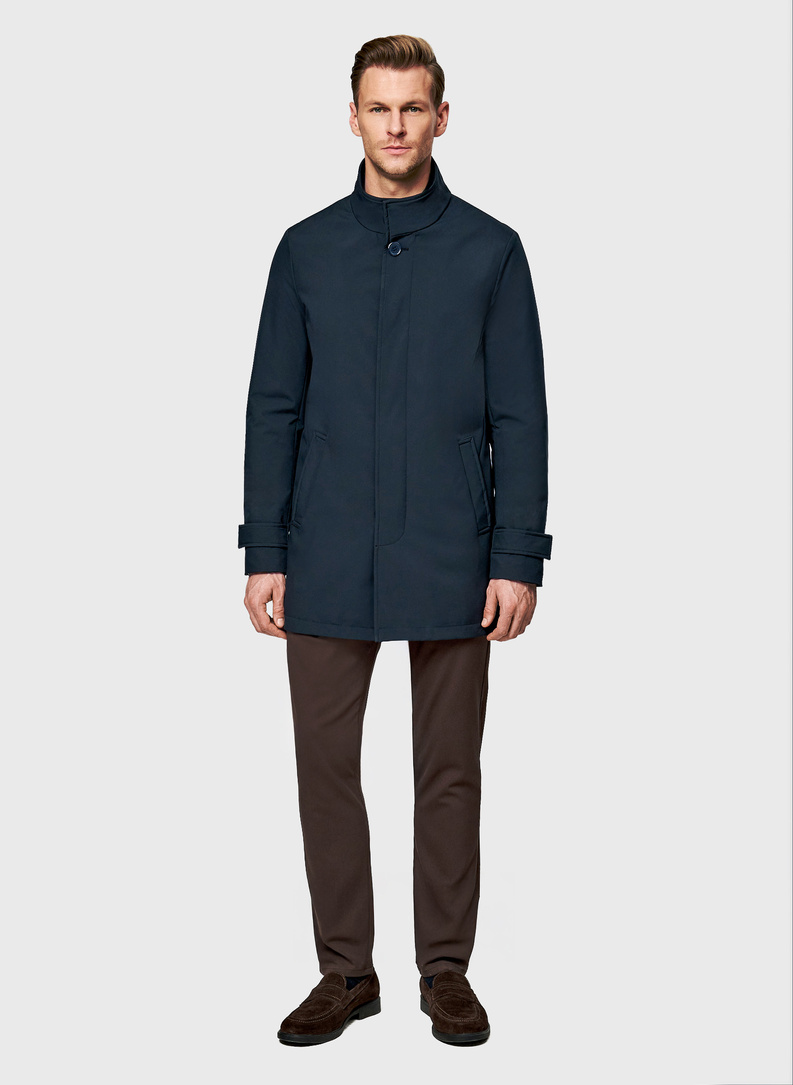 Wiosenny płaszcz męski w kolorze granatowym