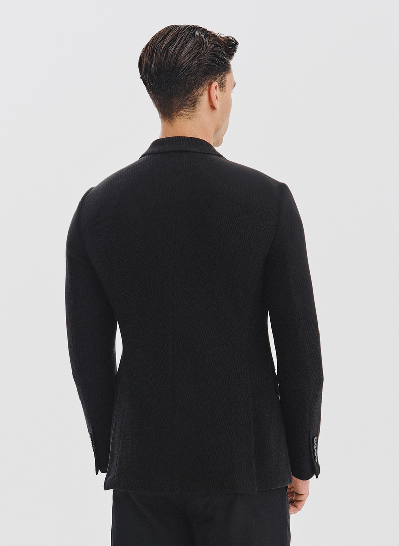 Czarna marynarka z dzianiny