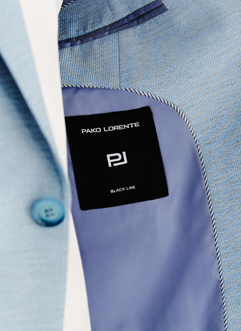 Niebieski garnitur męski