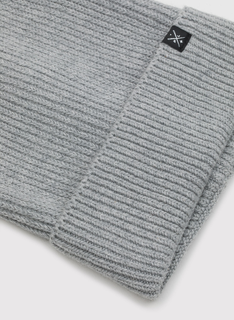 Bawełniana czapka w kolorze szarym