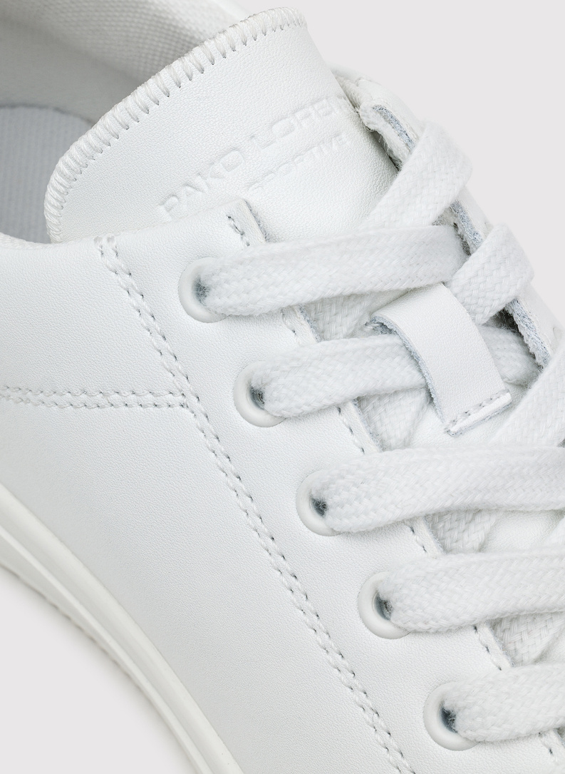 Białe sneakersy męskie