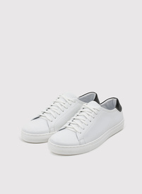 Skórzane białe sneakersy męskie z czarną wstawką