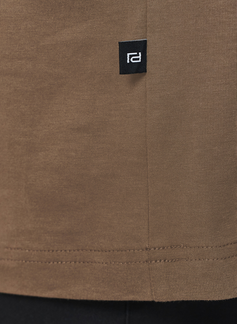 Brązowy t-shirt oversize