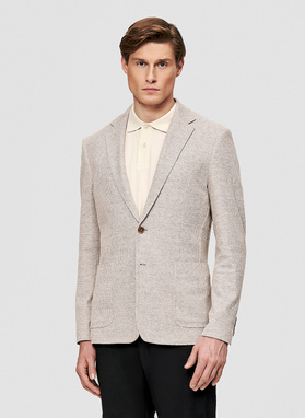 Beżowa marynarka w pepitkę