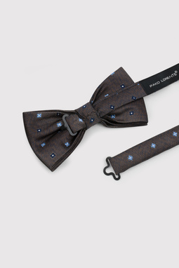 Brązowa mucha w kwiatki