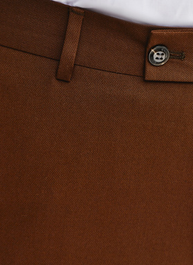 Ślubny brązowy garnitur męski