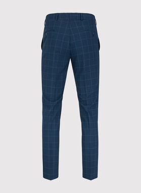 Garnitur w kolorze granatowym w kratę