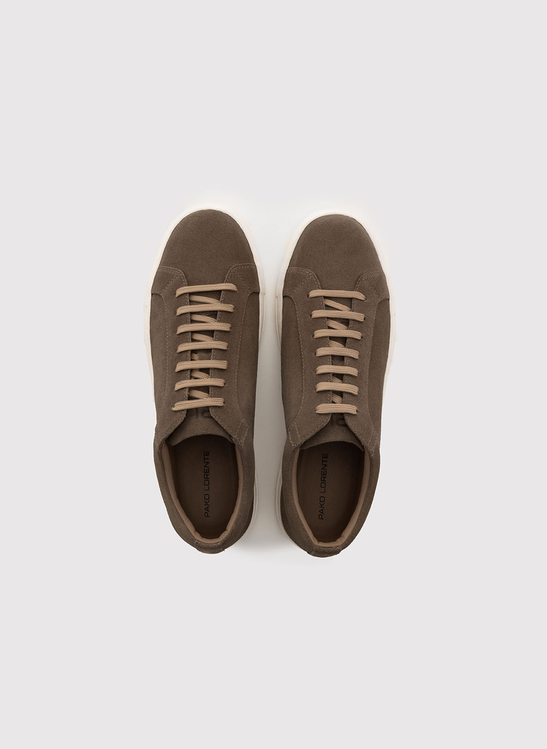 Oliwkowe zamszowe sneakersy męskie