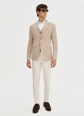 Beżowa marynarka z dzianiny