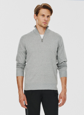 Szary sweter z wysoką stójką zapinaną na zamek